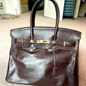 Elegant Brown Leather Tote
